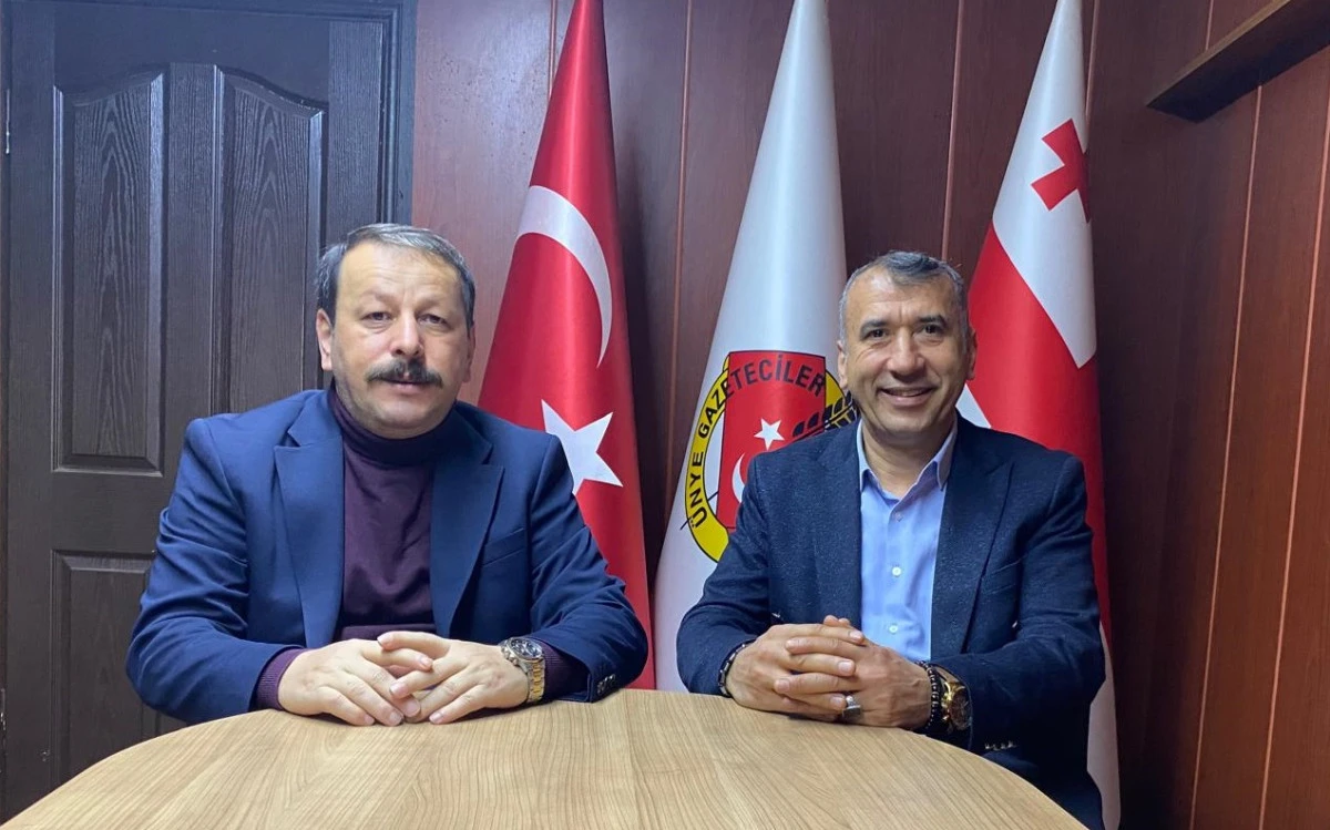 BAŞKAN ADAYI &Uuml;ST&Uuml;N'DEN GAZETECİLER CEMİYETİNE ZİYARET