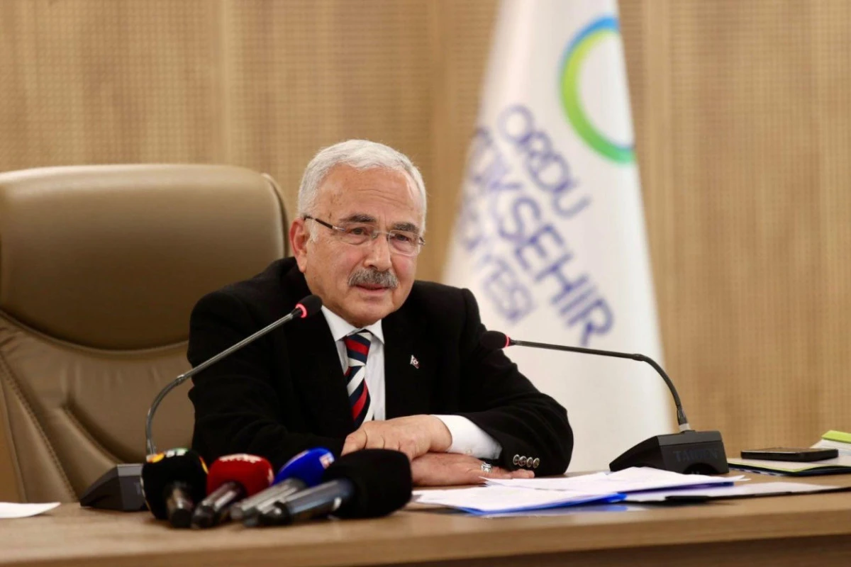 BAŞKAN G&Uuml;LER: &ldquo;HEYELANLAR &Uuml;ZERİNDEN KİMSE PİRİM YAPMASIN&rdquo;