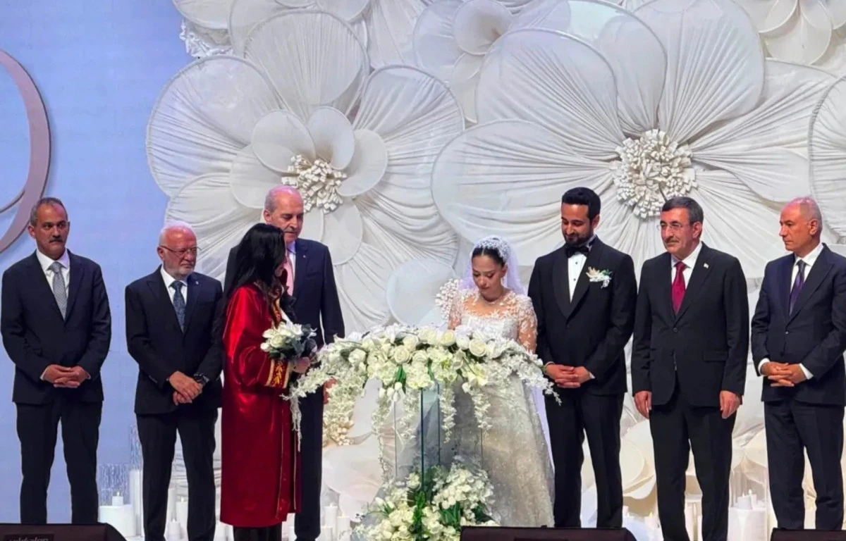Başkan G&uuml;ler'in Mutlu G&uuml;n&uuml;: Kızı Zişan G&uuml;ler D&uuml;nyaevine Girdi