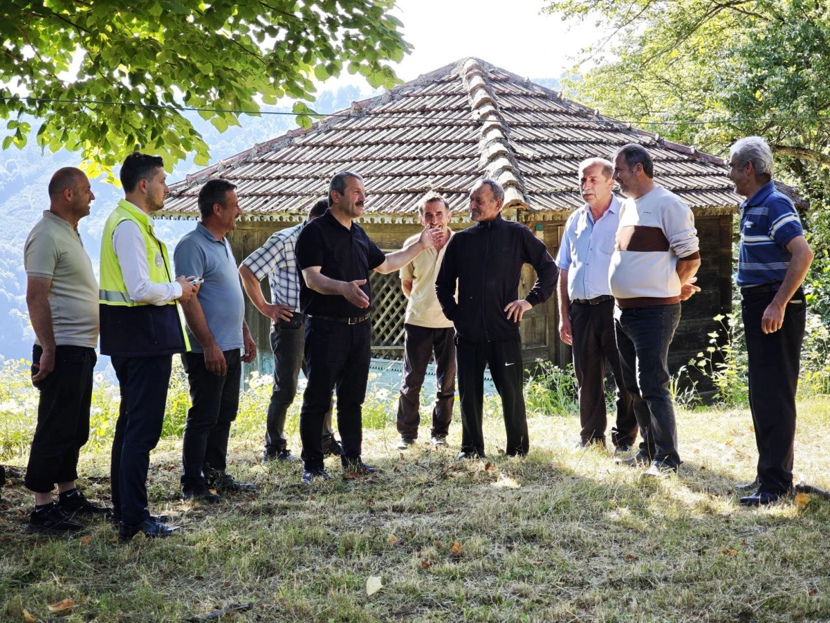Başkan İsa Demirci Akpınar&rsquo;da yeni yol g&uuml;zergahını yerinde inceledi. 