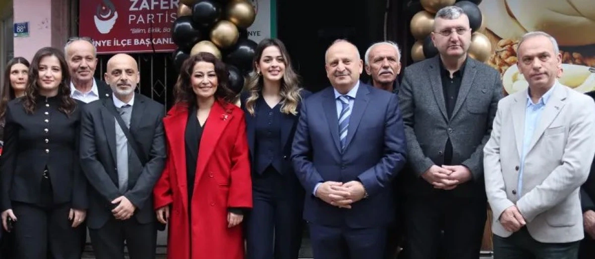 Bu Kapı Adalet Arayan Herkes İ&ccedil;in A&ccedil;ık