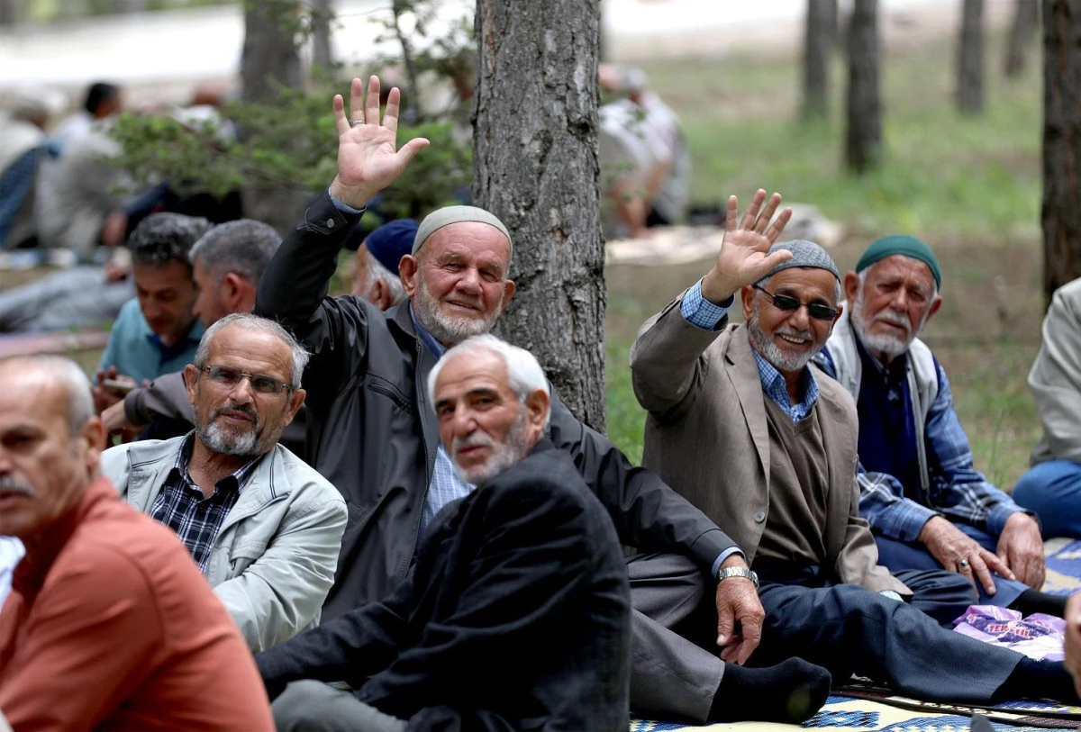 Emeklinin G&ouml;z&uuml; Kulağı 3 Temmuz&rsquo;da: En D&uuml;ş&uuml;k Maaş İ&ccedil;in 23 Bin 500 TL Kulisleri Hareketlendirdi
