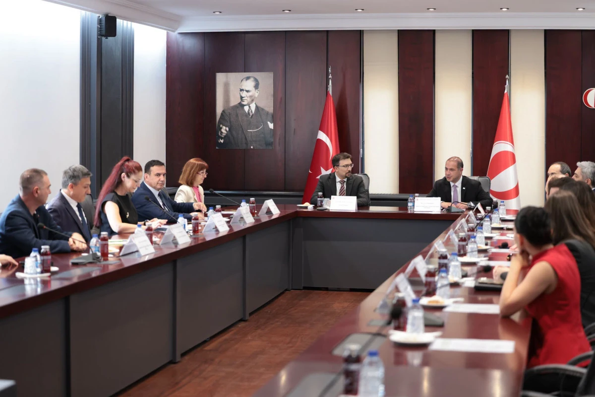 G&uuml;rcistan Eğitim Bakanı Givi Mikanadze, ODT&Uuml;&rsquo;y&uuml; Ziyaret Etti: Eğitim İş Birliğinde Yeni Adımlar