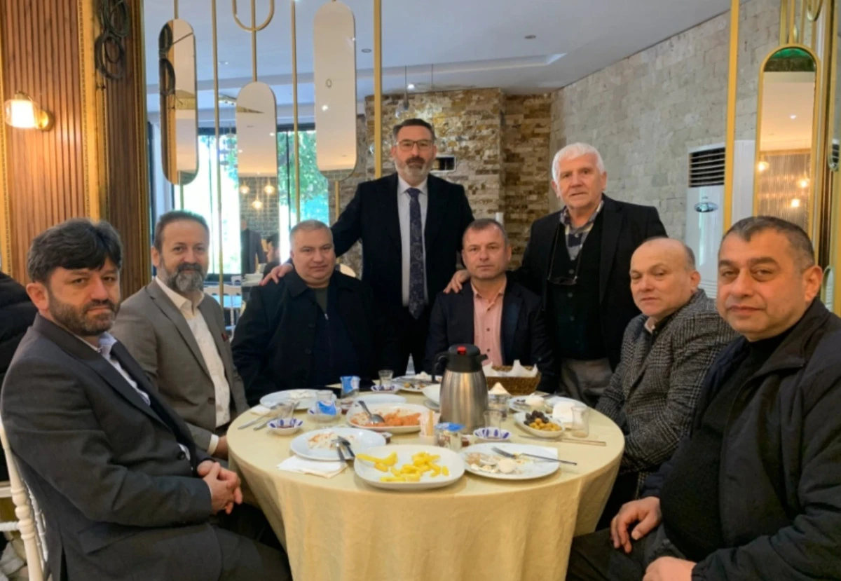 İstanbul&rsquo;da &Uuml;nyeliler Tek &Ccedil;atı Altında: Tarihi Birleşme!