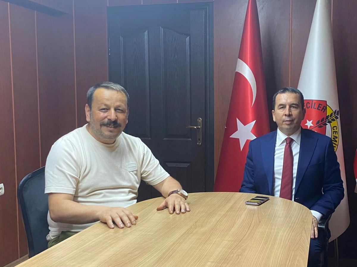 KAYMAKAM AYHAN IŞIK&rsquo;TAN &Uuml;NYE GAZETECİLER CEMİYETİ&rsquo;NE VEDA ZİYARETİ