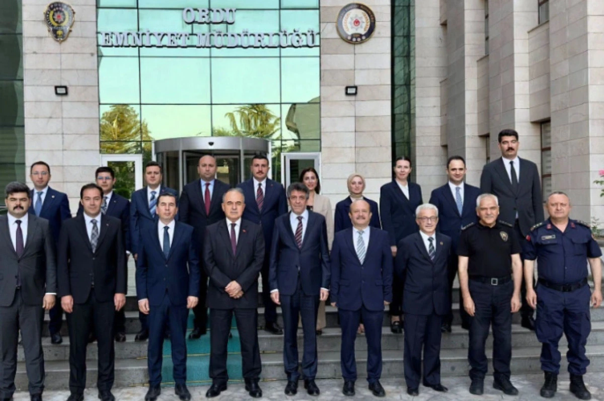Ordu'da G&ouml;rev Yeri Değişen M&uuml;lki İdare Amirlerine Veda 