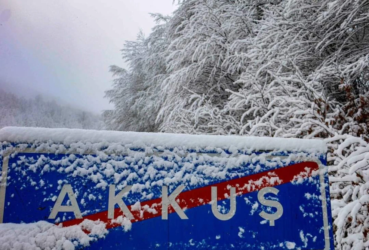 Ordu&rsquo;da Kar Yağışı Eğitimi Aksattı: Akkuş&rsquo;ta Okullar Tatil Edildi