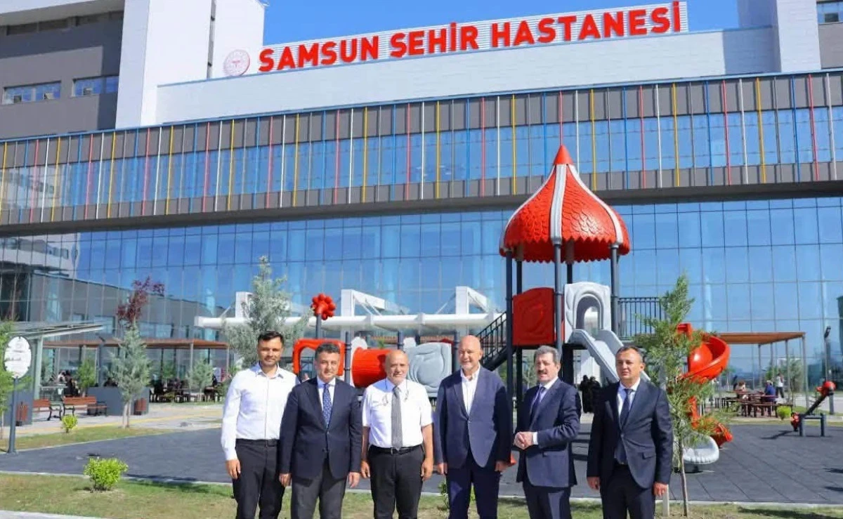 S&uuml;leyman Soylu ve Vali Orhan Tavlı Samsun Şehir Hastanesi&rsquo;nde Hastaları Ziyaret Etti