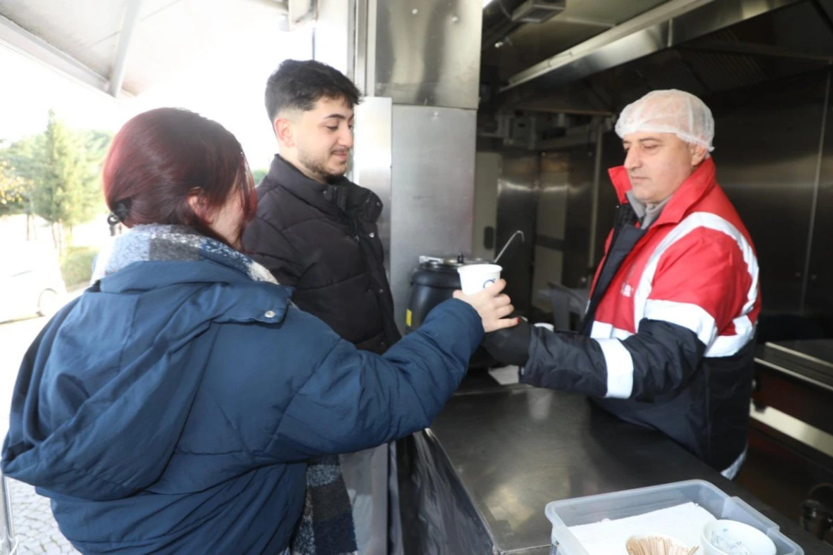 &Uuml;NİVERSİTEDE SICAK &Ccedil;ORBA İKRAMI BAŞLADI
