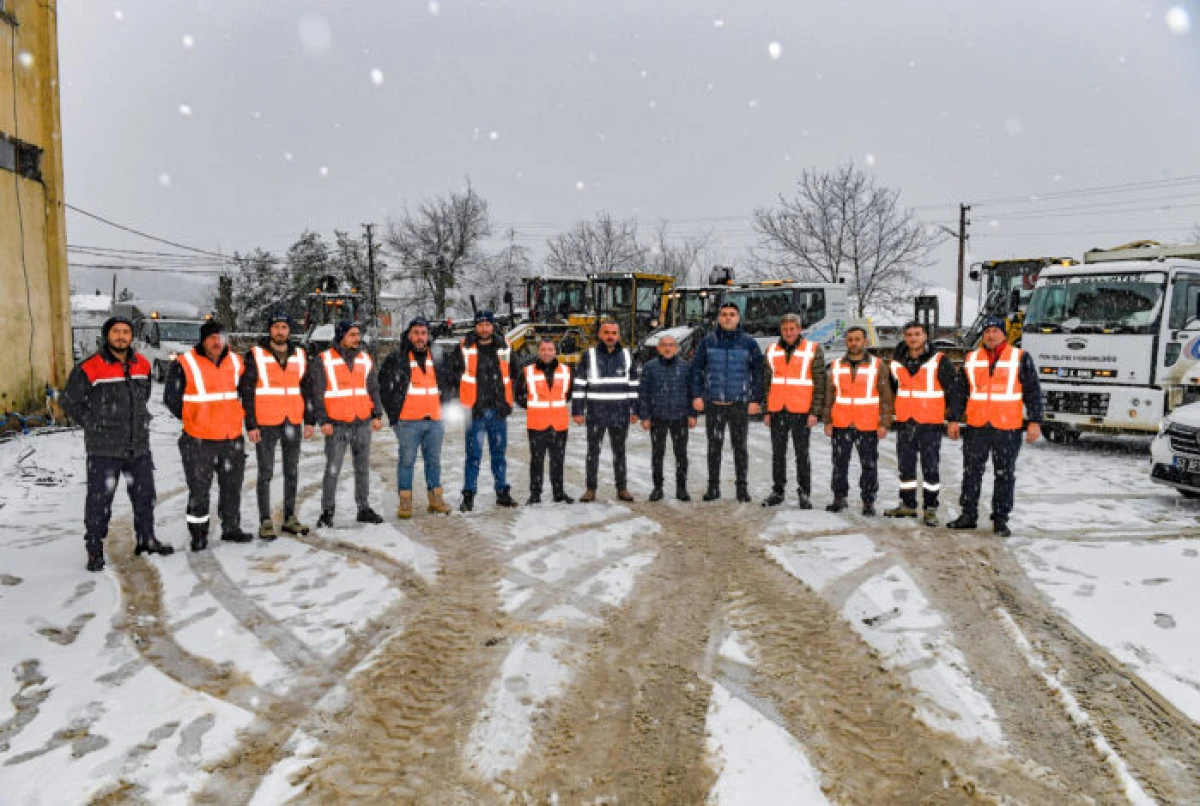 &Uuml;NYE BELEDİYESİ KARLA M&Uuml;CADELEYE HAZIR