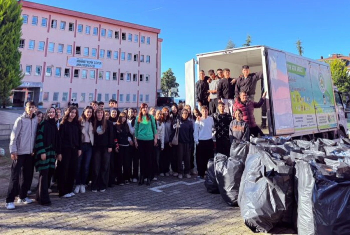 ÜNYE BELEDİYESİ’NİN DESTEĞİYLE ÖRNEK GERİ DÖNÜŞÜM SEFERBERLİĞİ