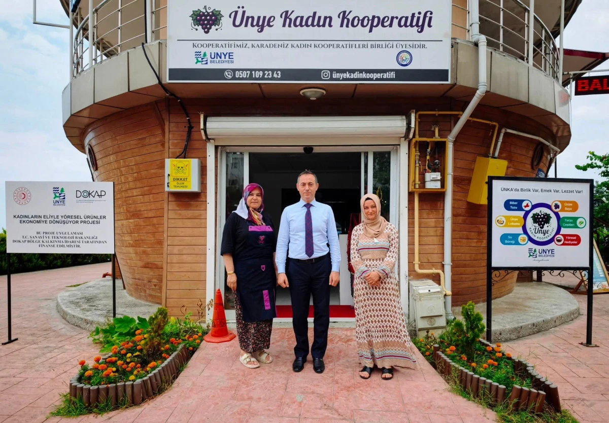 &Uuml;nye Kaymakamı Kemal Yıldız&rsquo;dan Kadın Kooperatifine Destek Ziyareti