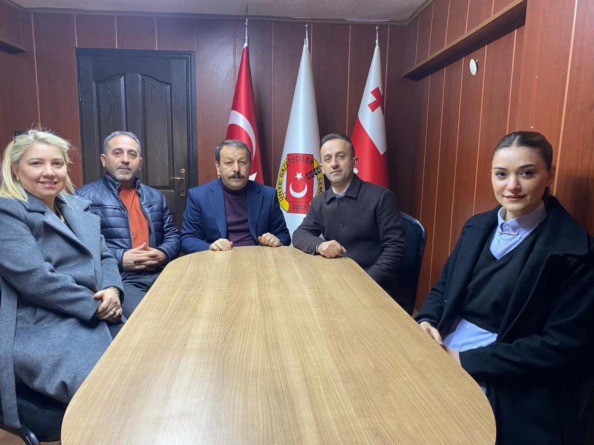 &Uuml;nye Terziler ve Kuaf&ouml;rler Esnaf ve Sanatkarlar Odası Başkan Adayı İbrahim Gen&ccedil;&rsquo;ten Gazeteciler Cemiyetine Ziyaret