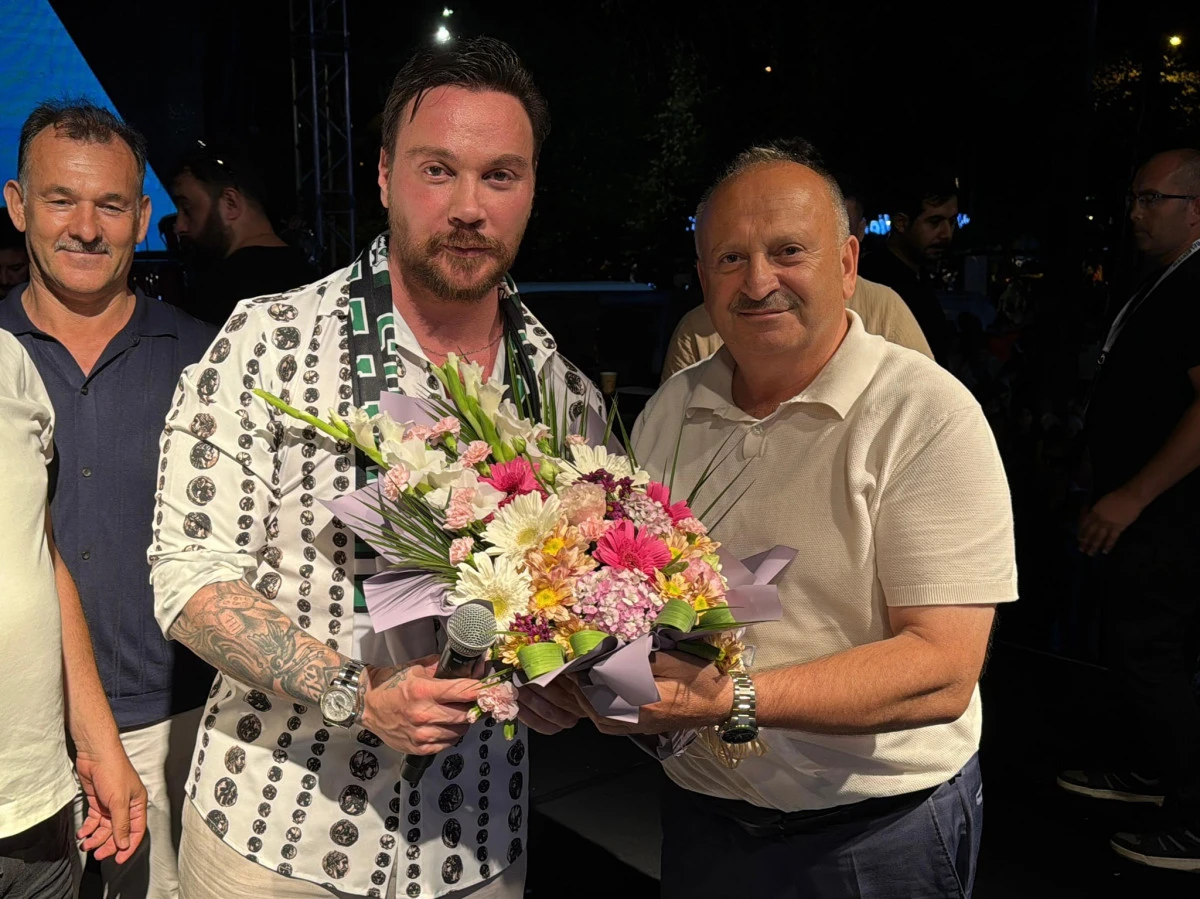 ÜNYE’DE FESTİVAL, SİNAN AKÇIL KONSERİYLE SONA ERDİ
