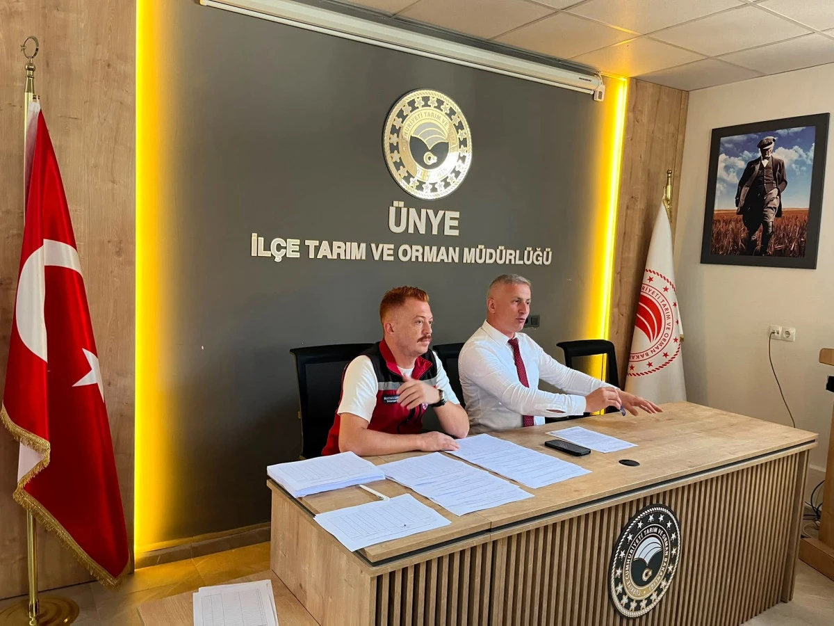 &Uuml;nye'de Muhtarlarla Sokak Hayvanları Bilgilendirme Toplantısı