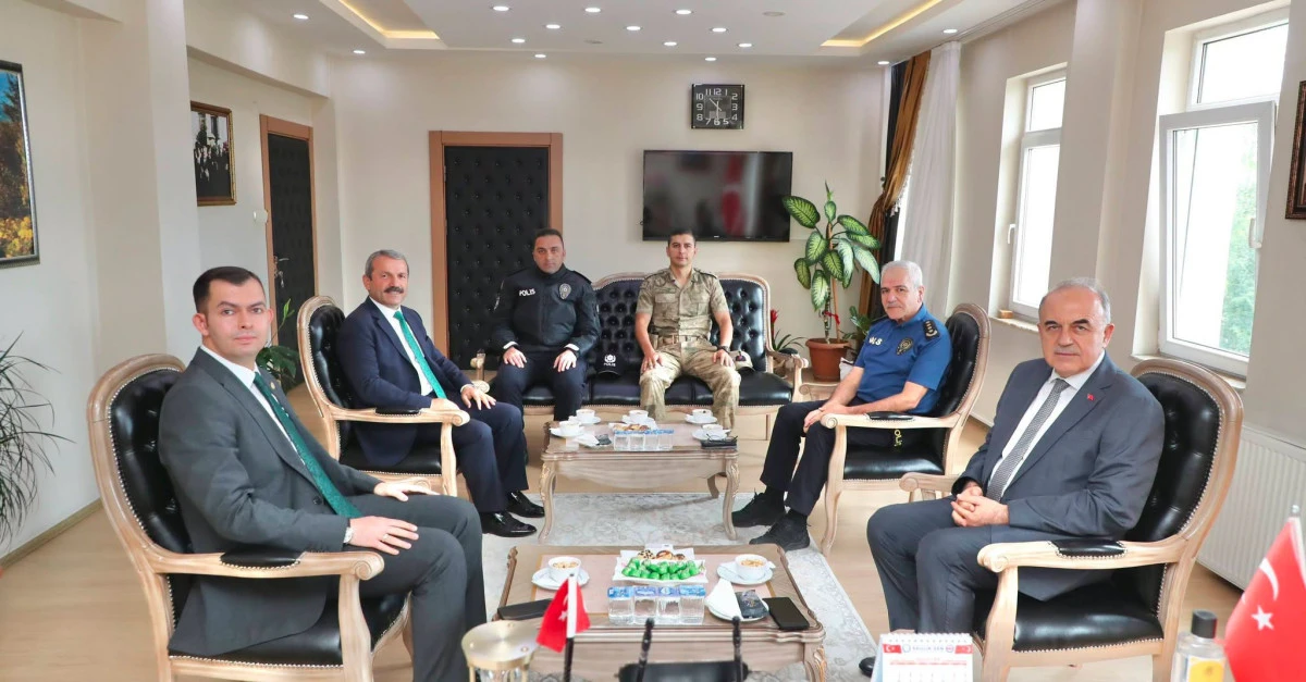 Vali Muammer Erol İl&ccedil;elerde Kaymakam ve Belediye Başkanlarıyla Buluştu, &Uuml;nye'de Deniz Benli'yi Ziyaret Etti